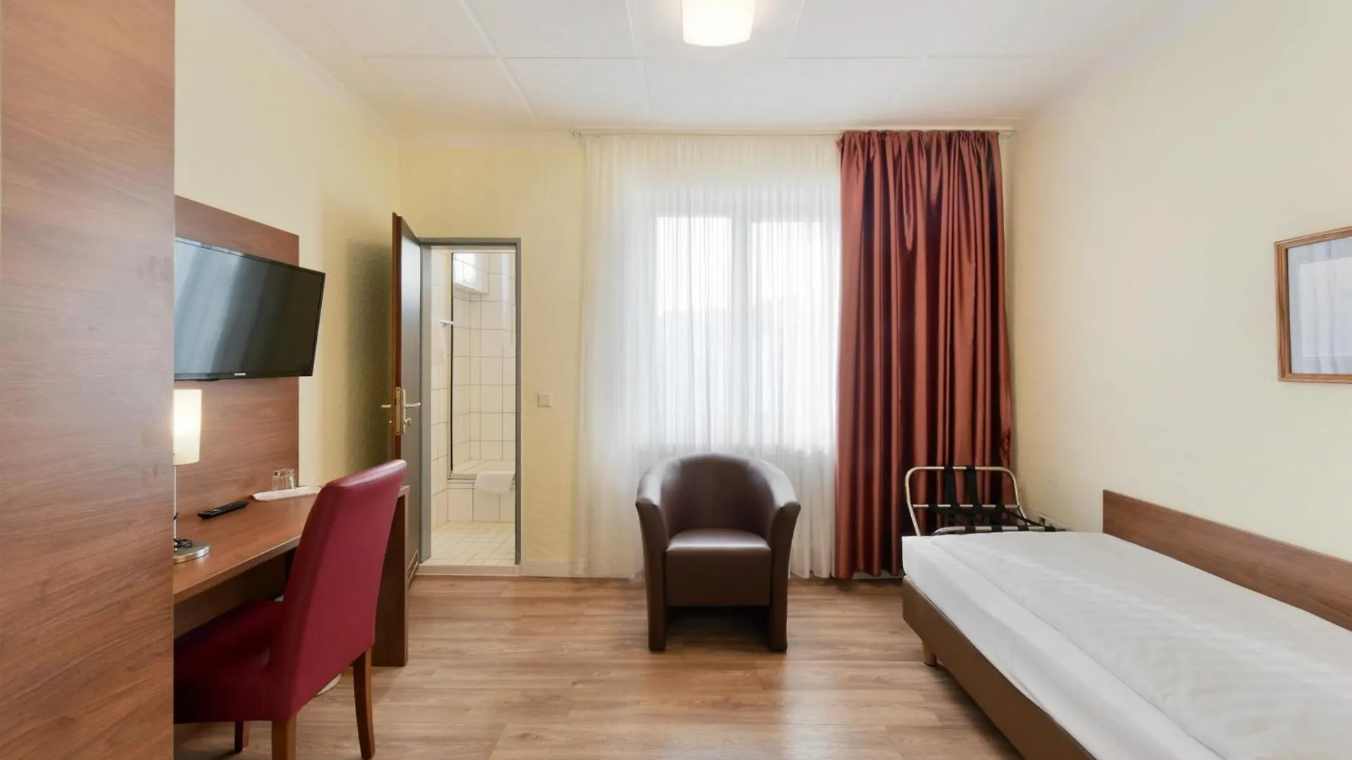 Hotel Schumacher Dusseldorf 3*,